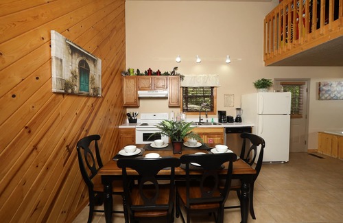 Gatlinburg Chalet De Esquí | Divine Escape - Two Bedroom Chalet