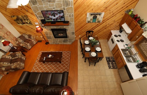 Gatlinburg Chalet De Esquí | Divine Escape - Two Bedroom Chalet