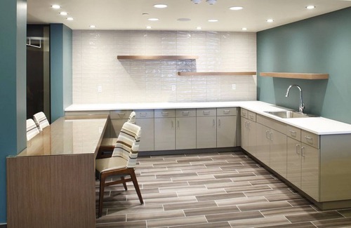 Northeast Bellevue Apartamento | Divine Redmond Jr 1BR w/ BBQ & Gym, nr Shopping, by Blueground