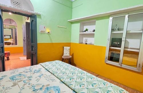 Mathura Casa | Divine Stay- Facing Krishna Janambhoomi Temple- Family Curated HomeStay - Hotel Like Amenities