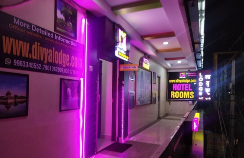 Hyderabad Apartamento | DIVYA LODGE HOTELS ROOMS NSR HOTELS SERVICES COMPANY NSR TOURSIM TOURS TRAVELLIN