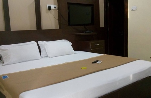 Hyderabad Apartamento | DIVYA LODGE HOTELS ROOMS NSR HOTELS SERVICES COMPANY NSR TOURSIM TOURS TRAVELLIN