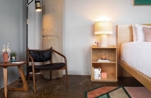 Downtown Dallas Hotel | Dlux King room in Canvas Hotel Dallas! Rooftop edge Pool w/ City Views