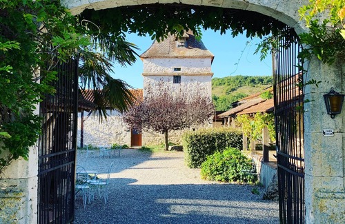 Sainte-Colombe-de-Villeneuve Cabaña | Domaine de Villot-la Colombe Gîte au Calme à la Campagne Ideal Pour Famille