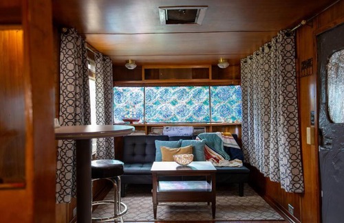 Spenard Otro | Do NOT BOOK - Not Operating