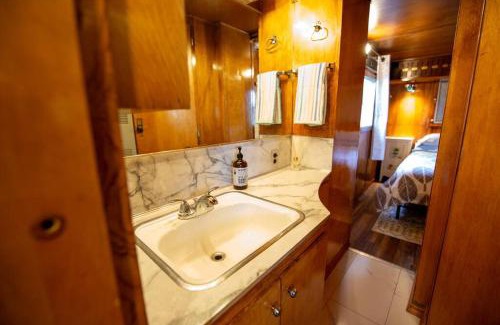 Spenard Otro | Do NOT BOOK - Not Operating