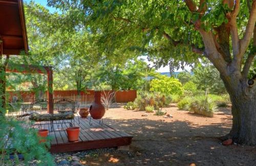 Oak Creek Casa | Do Not Book This Home