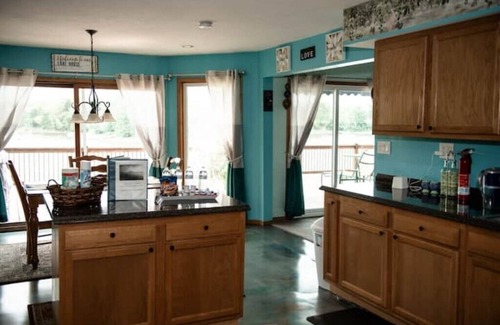 Deerfield Casa | Doc's Lake House Lakefront