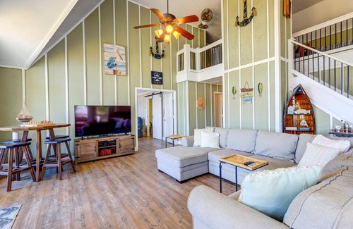 Milledgeville Casa | Dock and Fire Pit Stunning Lake Sinclair Home!
