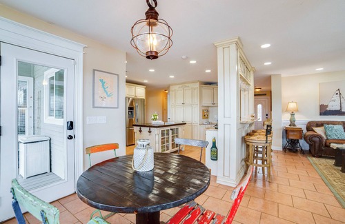 Enchanted Oaks Casa | Dock & Lake Access: Gem on Cedar Creek Reservoir