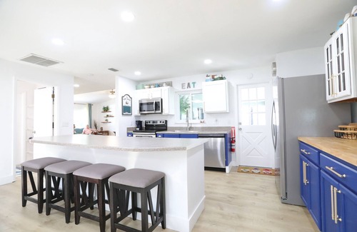 Palm Harbor Casa | Dockside Nautical Nook - a dog friendly coastal retreat, 10 min from the beach