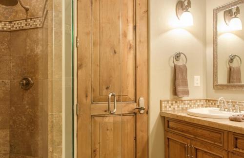 Big Sky Casa | Docs Holiday