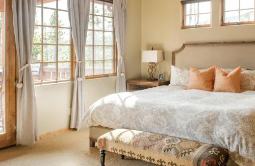 Big Sky Casa | Docs Holiday