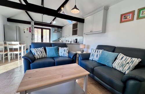 Dilham Casa | Dog and family friendly barn conversion with fully enclosed garden and hot tub