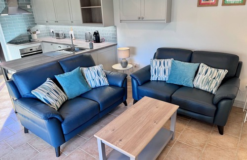 Dilham Casa | Dog and family friendly barn conversion with fully enclosed garden and hot tub