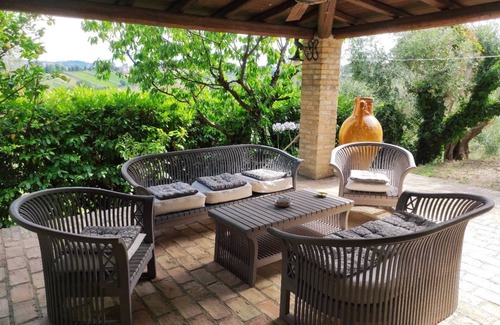 Torrevecchia Teatina Casa | Dog Friendly Apartment in Villa with Pool and Dog Area