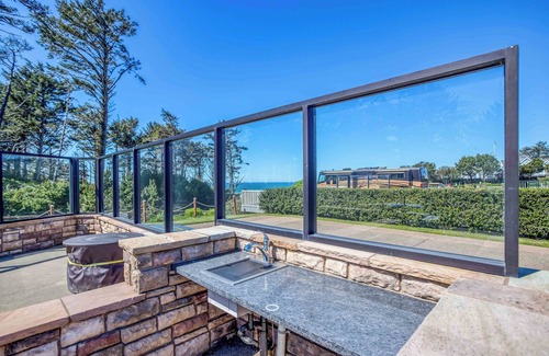 Agate Beach Alquiler De RV | Dog Friendly, Available with 50AMP, 30AMP, Water and Sewer hook up's, WiFi