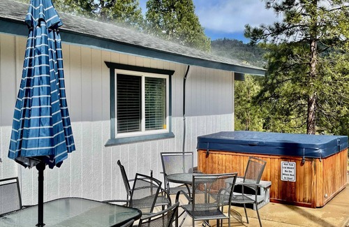 North Fork Casa | Dog Friendly/Bigfoot Suite/Hot Tub/Sleeps up to 4!