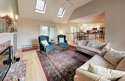 Marstons Mills Casa | Dog-Friendly Cape Retreat with Free WiFi, Gas Fireplace, and Updated Kitchen