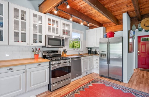 Harwich Port Cabaña | Dog-Friendly Cape Cottage Near Beach & Towns