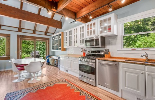 Harwich Port Cabaña | Dog-Friendly Cape Cottage Near Beach & Towns