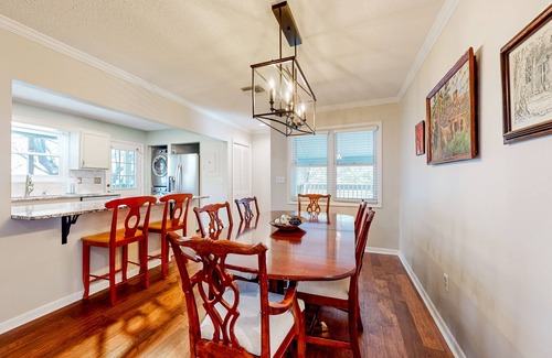 Lake Junaluska Condominio | Dog-friendly condo with a renovated kitchen plus access to a pool & tennis