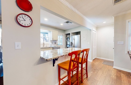 Lake Junaluska Condominio | Dog-friendly condo with a renovated kitchen plus access to a pool & tennis