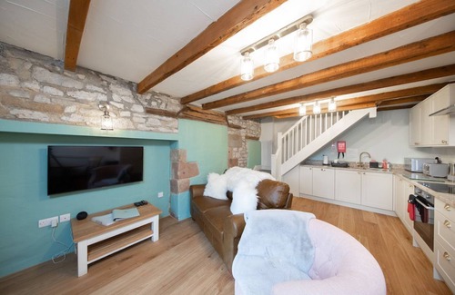 Crowdecote Cabaña | Dog-friendly country cottage for two people