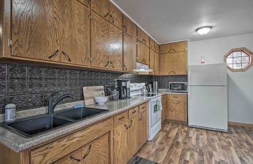 Crosby Cabaña | Dog-friendly Crosby Home w/ Bike Storage!