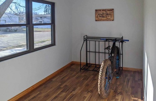 Crosby Cabaña | Dog-friendly Crosby Home w/ Bike Storage!