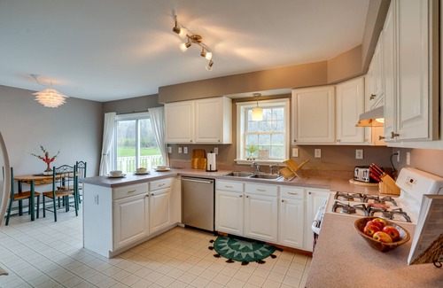 Etna Casa | Dog-Friendly Freeville Home ~ 8 Mi Cayuga Lake!