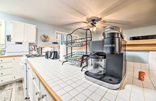 Harrison Cabaña | Dog-Friendly Harrison Retreat w/ Grill & Fire Pit!