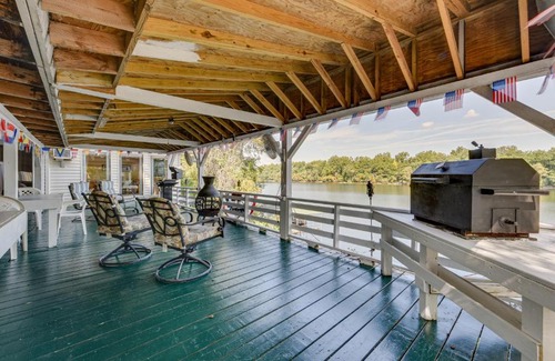 Jonesville Casa | Dog-Friendly Home on Black River Lake with Boat Dock