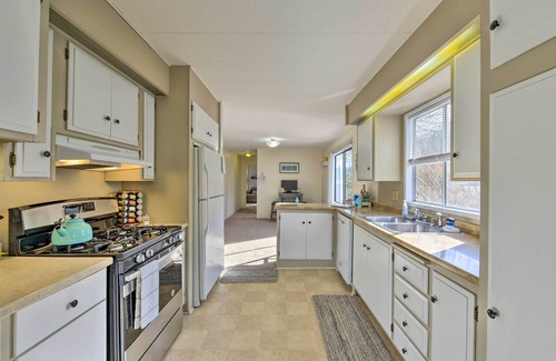 Blaine Casa | Dog-Friendly Home w/ Views by Birch Bay Park!