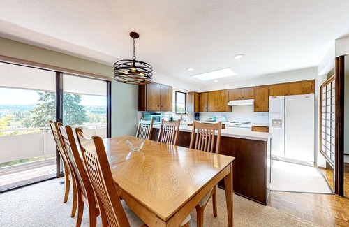 Greenbank Casa | Dog-friendly home with sound view, fireplace, pizza oven & hot tub