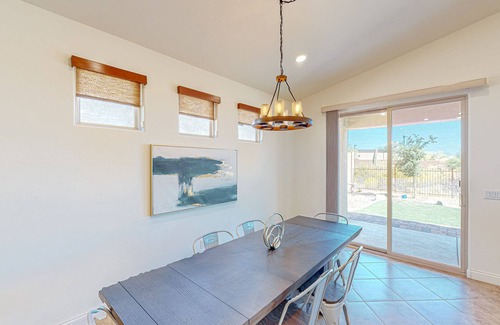 Dove Mountain Casa | Dog-friendly home with a patio, putting green, & games - pool and gym access