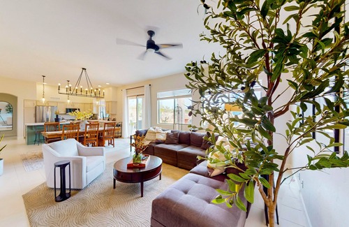 Oro Valley Casa | Dog-friendly home with mountain views, ample outdoor space, & washer/dryer