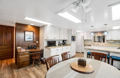 Florence Casa | Dog-friendly home with Siuslaw River views, fireplace & WiFi - near beach & town