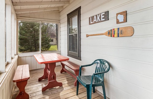 Presque Isle Cabina | Dog-friendly lakefront resort with swimming, fishing, boating, & rec room