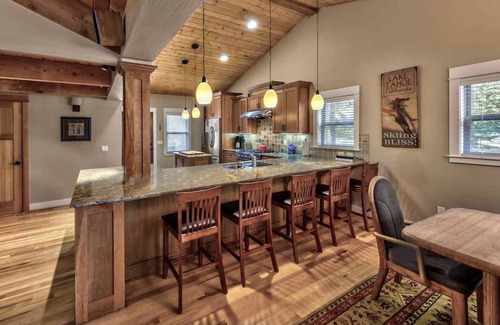 Truckee Casa | Dog-Friendly Northstar Ski House 4Bed/3Bath