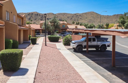South Mountain Apartamento | Dog-friendly Phoenix Condo w/ Community Pool!