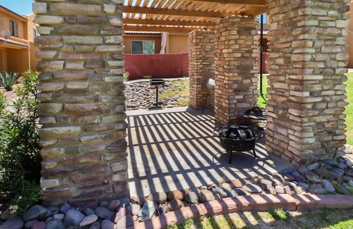 South Mountain Apartamento | Dog-friendly Phoenix Condo w/ Community Pool!