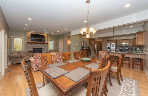 Thayerville Casa | Dog Friendly Retreat Near Deep Creek w/ Hot Tub!