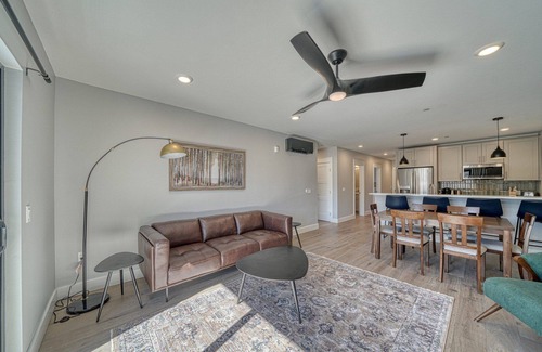 Salida Condominio | Dog Friendly! The Mayfly Hotel, Unit 1F