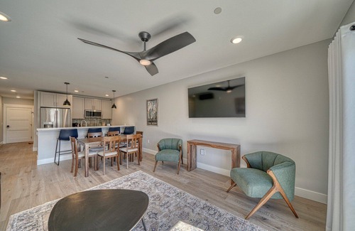 Salida Condominio | Dog Friendly! The Mayfly Hotel, Unit 1F