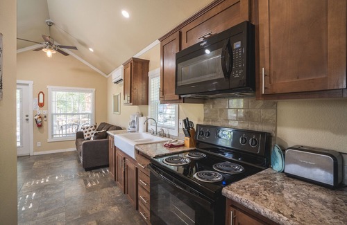 Royal Cabaña | Dogwood Cottage at Safe Harbor Brady Mountain on Lake Ouachita!