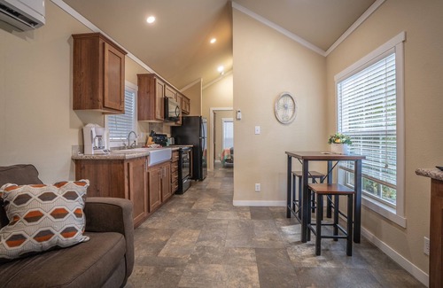 Royal Cabaña | Dogwood Cottage at Safe Harbor Brady Mountain on Lake Ouachita!