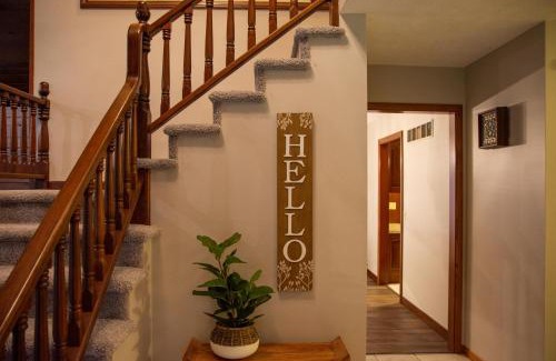 Warsaw Casa | Dogwood Retreat with big pool!