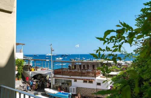 Marina Piccola Casa | Dolce Vita Beach House stunning views by the sea