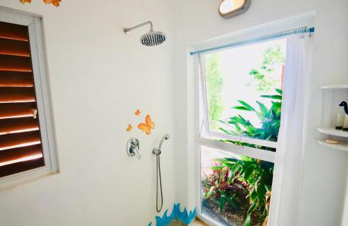 Falmouth Harbour Cama Y Desayuno | Dolcevita Cliff Resort Dieppe bay by KlabHouse